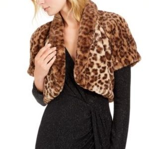 Vince Camuto Women's Beige Animal Print  Sweater B